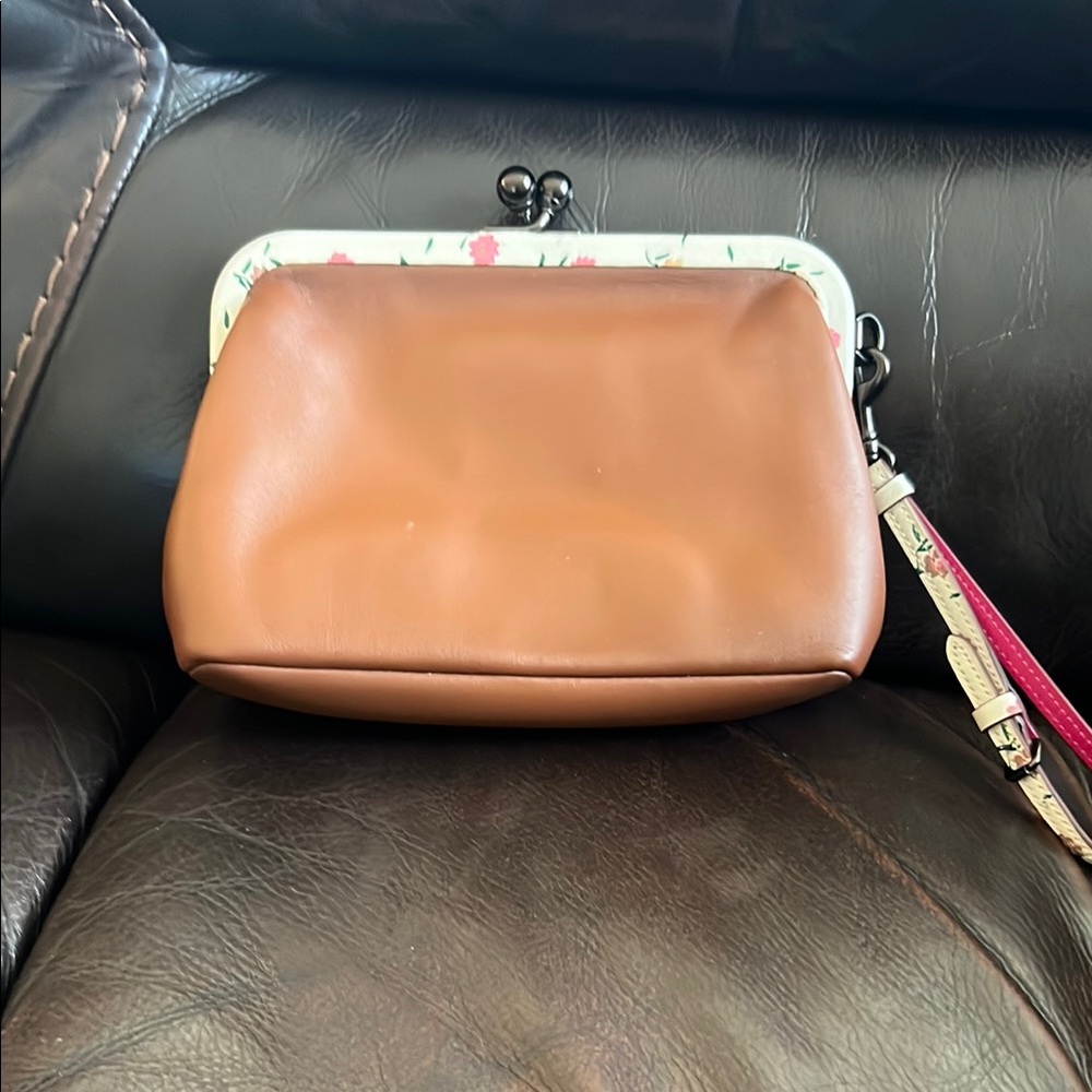 Coach kisslock wristlet
